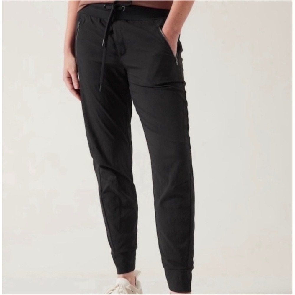 Athleta Trekkie North Jogger Black Zip Pocket Stretch Travel Pants 705